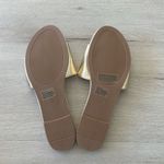 New York and Company Adelle Flat Sandal Gold 10 NWT IN BOX Photo 9