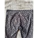 Athleta  Freedom Chaturunga Capri Crop Sz M Photo 9