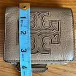 Tory Burch PERRY BOMBÉ BI-FOLD WALLET Gray Heron Photo 8