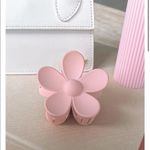 Free People New large flower claw hair clip pastel Photo 6