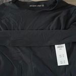Abercrombie & Fitch Seamless Tuckable Tee Photo 1