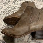 Life Stride  Booties Like new Taupe 9.5 Photo 0