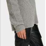 UGG 💕💕 Alva Deep V-Neck Sweater Gray Heather NWT Photo 5