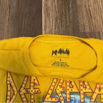 Def Leppard  crop top tee size large Photo 3