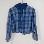 American Eagle Cropped Plaid Hooded Flannel Photo 0