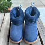 UGG  women’s cozy ankle Blue Suede sheepskin Boots size 6 Photo 7