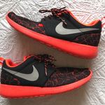 Nike Bright Red And Black Roche Photo 0