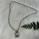 Vintage Avon Two Tone infinity necklace Photo 2
