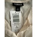 Torrid NEW  Challis Eyelet Blouse Top Size 2 2X Peplum Button Down Ivory Viscose Photo 3