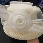 AUGUST Elegant Cream Hat Floral Tülle Gold Accent Church Hat Downton ABBY STYLE Photo 8