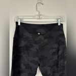 Lululemon Align High-Rise Crop 21" Olive Green Camo Women’s Sz 12 Photo 3