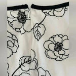 White House | Black Market  WHBM White and Black Embroidered floral skirt - Size 6 Photo 3