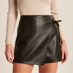 Abercrombie & Fitch  Black Faux Leather Mini Skort Skirt Size XXS Photo 0