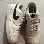 Nike  Cream and Black Low-Top Sneakers Photo 7