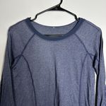 Women's Lululemon Size 6 Blue Striped Long Sleeve Athletic Basic Lightweight Photo 1