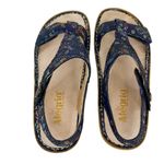 Alegria  Kendra Wedge Sandals 37 7 Blue Birdland Print Mosaic Photo 13