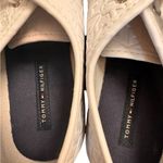 Tommy Hilfiger Toni Monogram Canvas Sneakers White Lace-Up Low Top 8.5M in GUC Photo 6