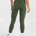 Gymshark Green Elevate Leggings Size Medium Photo 1
