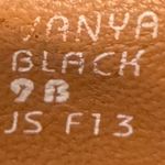 Earthies Vanya Women's Black Leather Slip Ons Size 9B Casual Flats Photo 11