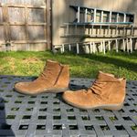 Munro Scout Tobacco Suede Ruched Water Resistant Comfort Bootie size 5.5 Photo 3