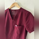 FIGS Burgundy Catarina One Pocket Scrub Top Size XS Photo 1