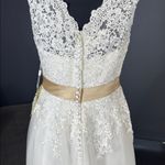 Women’s White Sleeveless V Photo 5