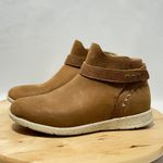 SuperFeet Women's Ash Tan Zip Ankle Bootie Slip Resistant Photo 4