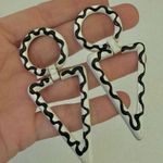 Black and white statement earrings Photo 0