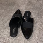 MIA Porsha black patent mules size 6 Photo 13