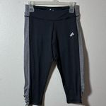 Adidas  Women Gray Capri Active Leggings Climalite Size Small. Photo 0