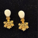 VTG Signed Florenza Clip Floral Earrings Green Cabachon Purple & Pearl Accents Gold Photo 3