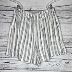 Jennifer Lopez NWT Size XL Black & White Stripe Paperbag Shorts w/ Tie Belt Photo 2
