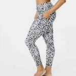 Zyia Active Snow Leopard Pocket Brilliant Hi-Rise 7/8 Leggings Women’s Size 12 Photo 8