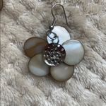 Beige flower earrings Photo 2