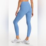 Vuori NWT  Daily Leggings Isle Blue Size M Photo 2