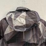 Nike Shield Flash Hooded Women’s Running Jacket Black Grey Size Small Photo 9