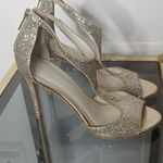 David's Bridal Sparkling Saylor Heels Size 8 Photo 4