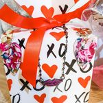 Pink And Gunmetal Lip Necklace Multiple Photo 0