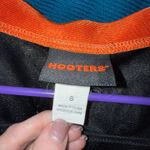 Hooters Black & Orange Jersey Crop Top – Size Small Photo 2