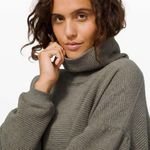 Lululemon Peaceful Moments Pullover in Heathered Grey Sage Sz L/XL Photo 5