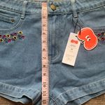 Cider NWT  Floral Embroidered Light Wash Shorts M Photo 4