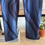 Athleta Mid-Rise Accelerate Geode Crop Zip Back Pocket Capri Legging Activewear Photo 4