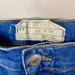 Free People Women's Distressed Ankle High Rise Jeans Medium Blue Wash 25R EUC Photo 3