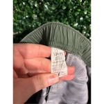 Vuori  Green Ripstop Pants Size Small Photo 4