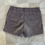 Eddie Bauer Women's Geometric Print Stretch Chino 5” Shorts 6 Gray/Red/Silver Photo 3