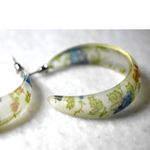 Source Unknown Boho Cottagecore Chic Large 2" Floral Acrylic Hoop Post/Stud Statement Earrings Photo 1