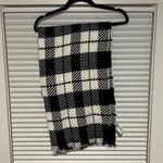 Forever 21 NWT  Black & White Plaid Checkered Blanket Scarf Photo 2