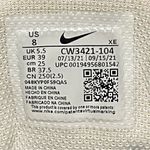 Nike Zoom Winflo 8 CW3421-104 Women's White Metallic Silver Running Shoes Size 8 Photo 2