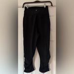 Lululemon  Black Size 4 Cross Waist Sweatpants Cropped EUC Photo 1