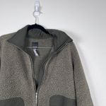 Vuori  Women's Alpine Sherpa Jacket Green Sz L Photo 4